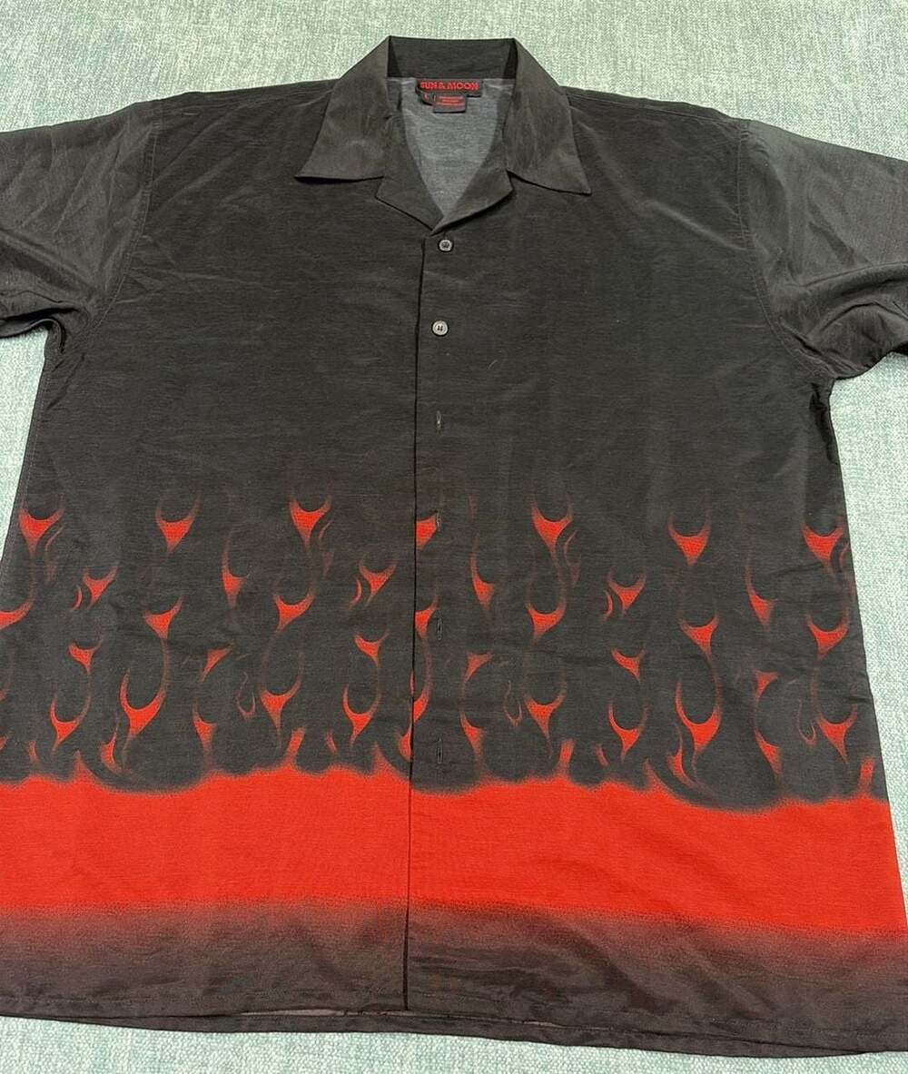 Sun & Moon Men's Size Large Black and Red Flame Print Button Down Shirt